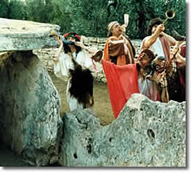 Synaulia at dolmen Bisceglie