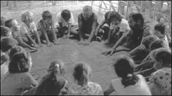 Bambini in cerchio